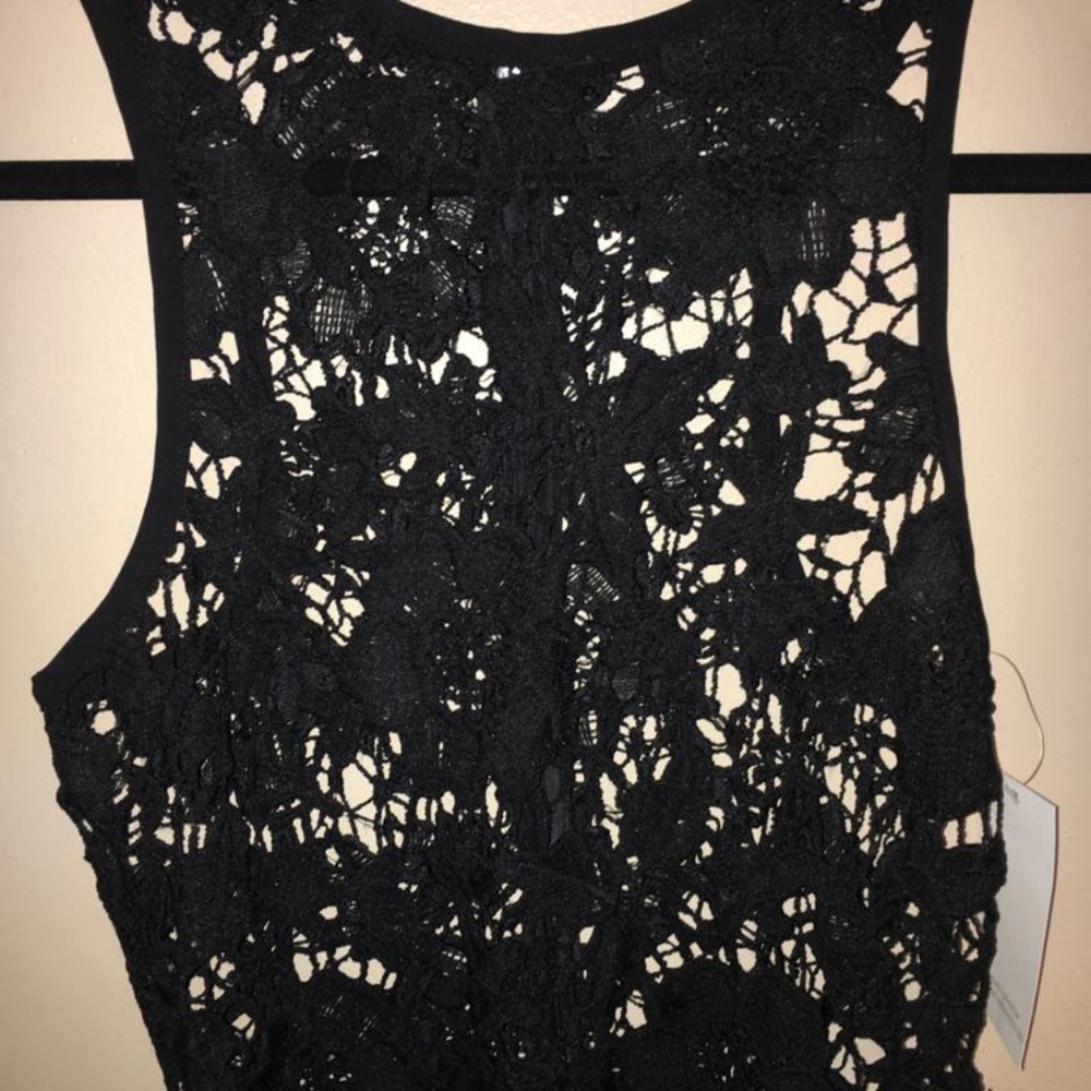 Dress - Picture 3 of 3